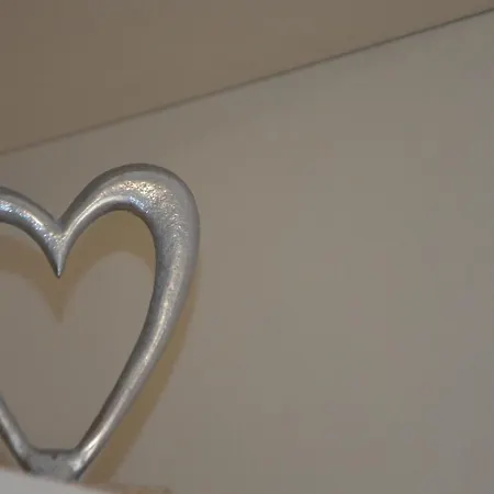 Къща за гости Valentines *