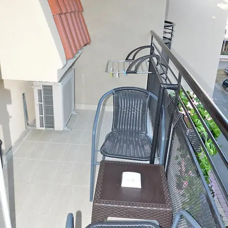 Къща за гости Valentines Китен